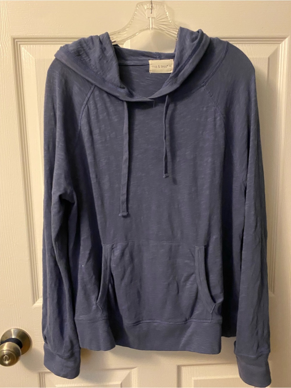 Mia and Tess. Lightweight Blue/Grey Hoodie Sweater XL.